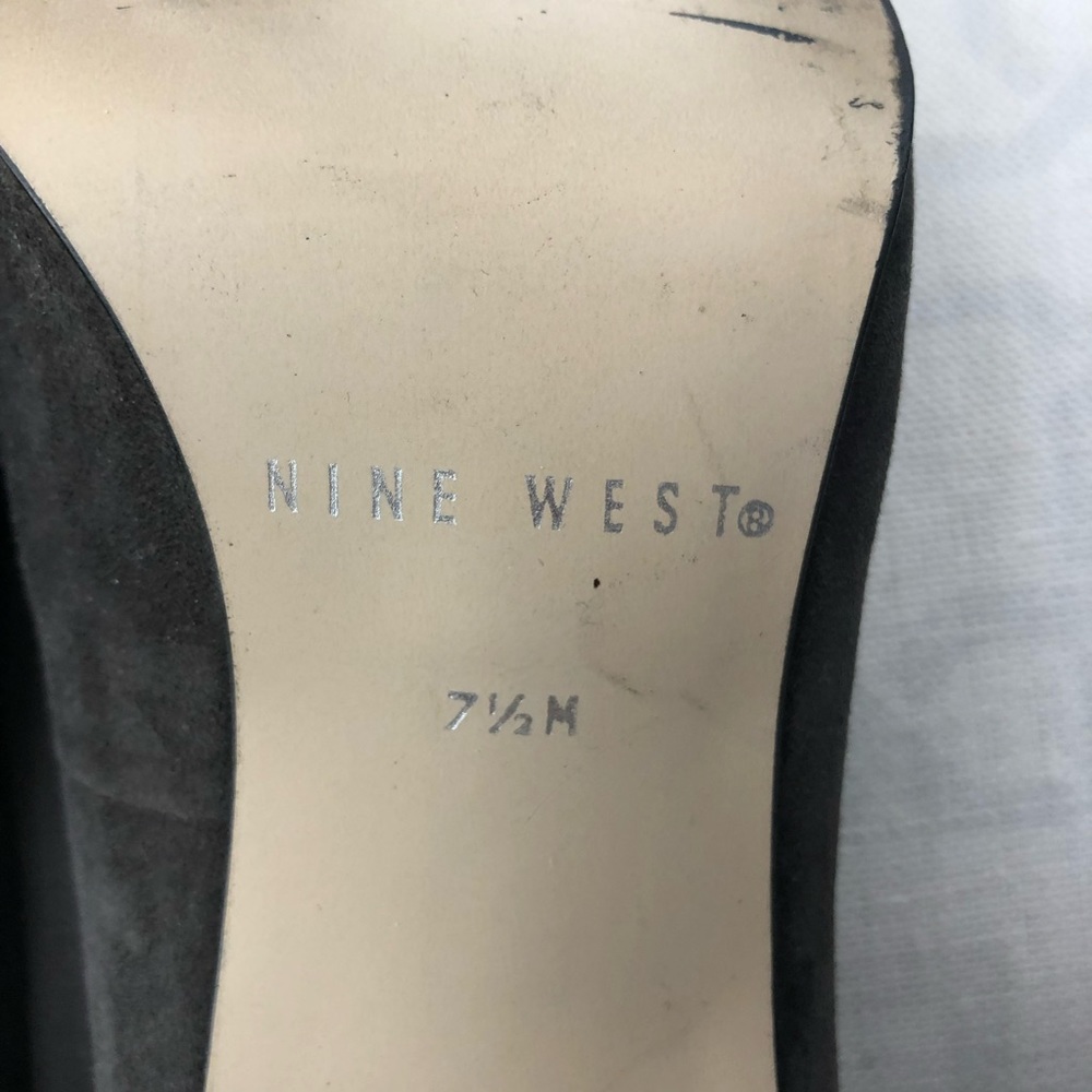 Nine West Grey Suede Pumps Size 7.5 - Picture 6 of 6